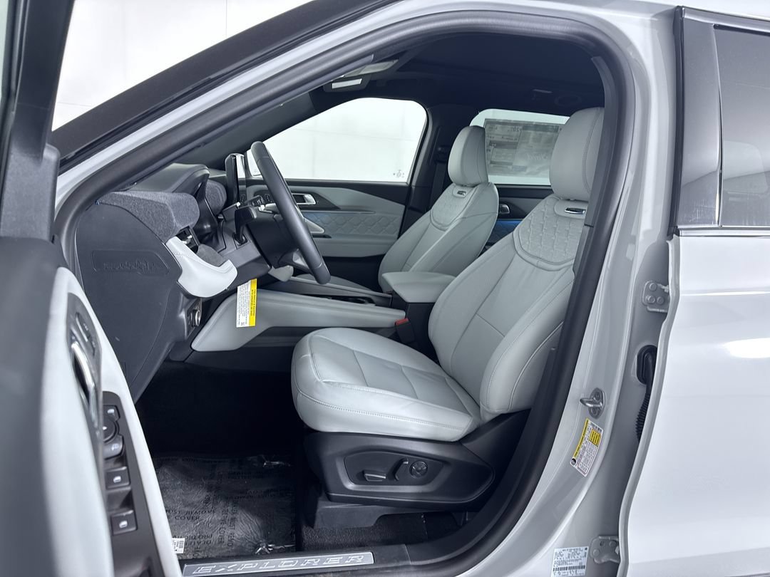 New 2027 Avalanche Gray Ford Platinum image 15
