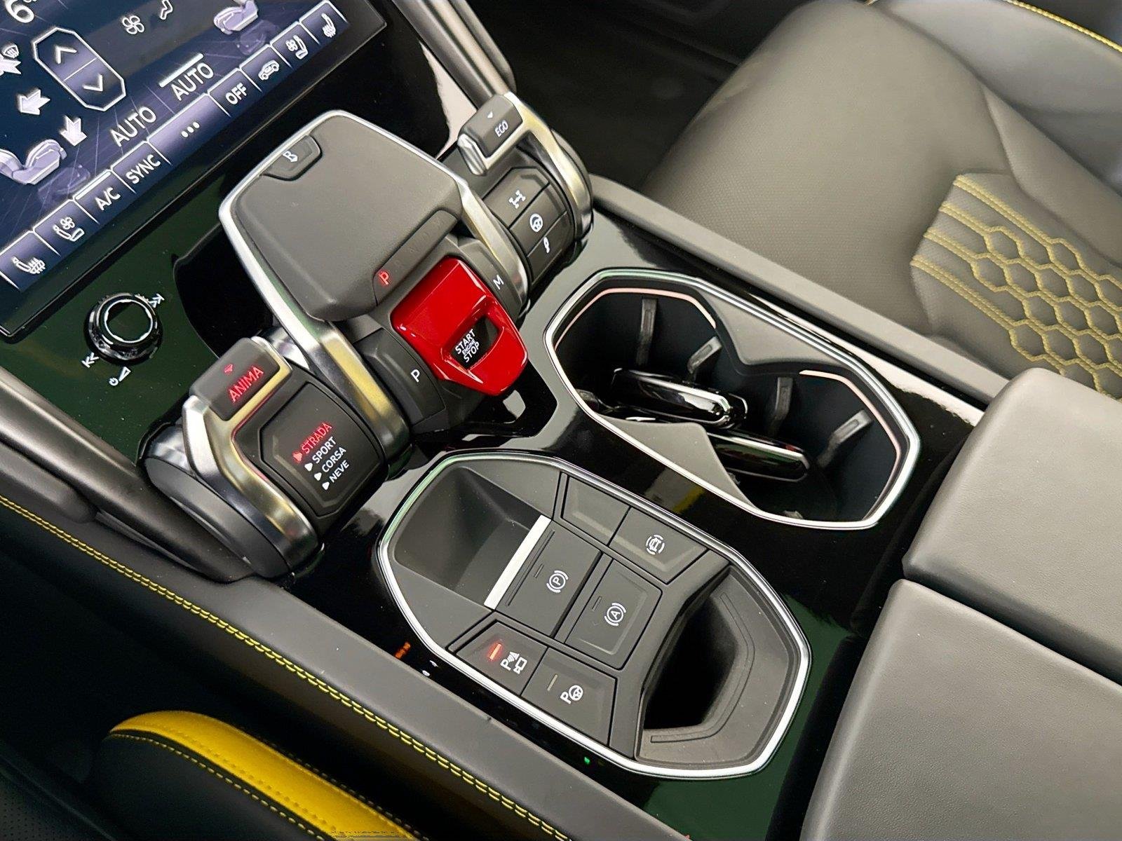 2024 Lamborghini Urus S - Photo 22