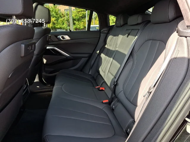 Used 2022 Black Sapphire Metallic BMW M50i image 9