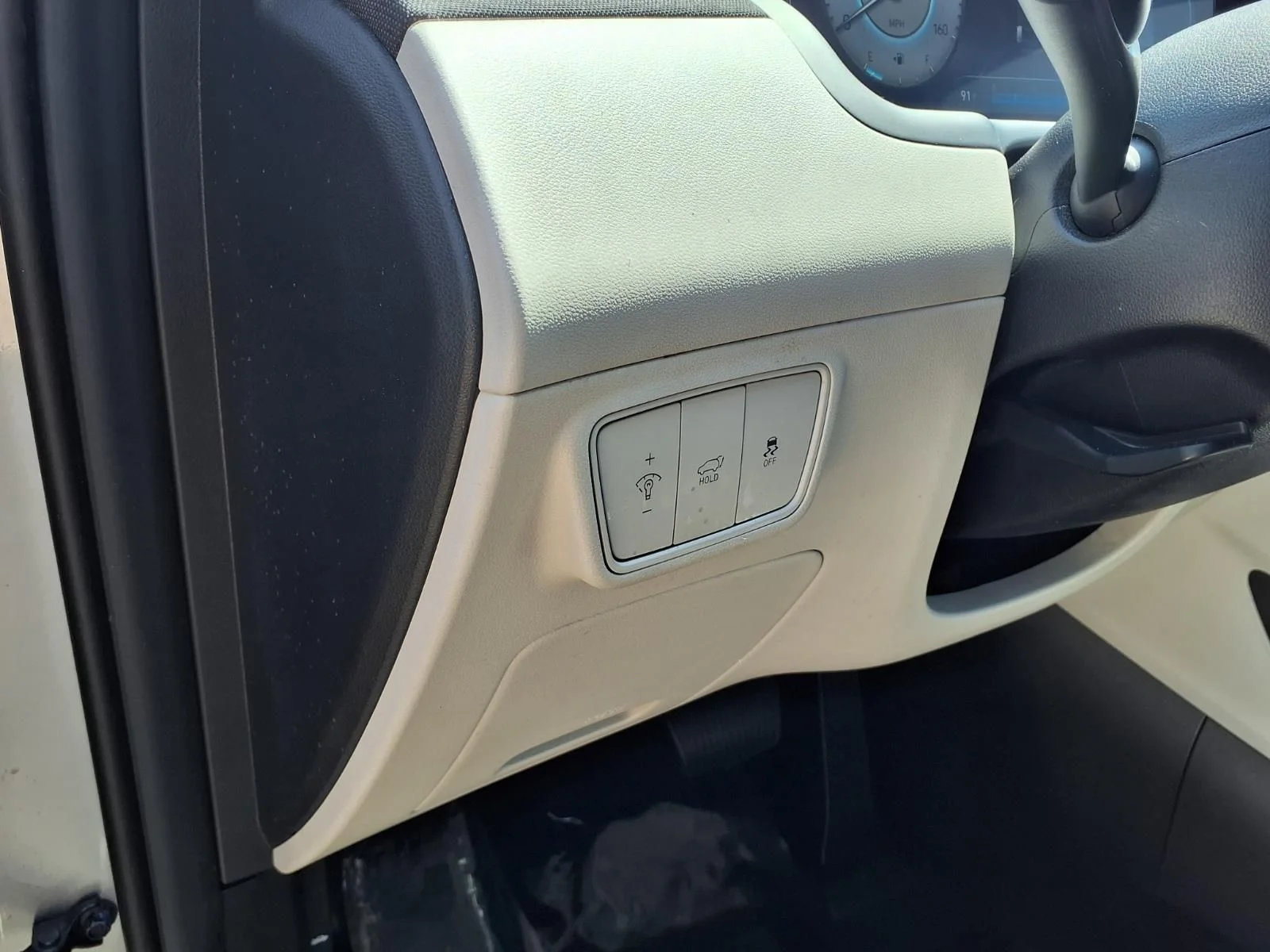 Used 2024 Silver Hyundai SEL image 14