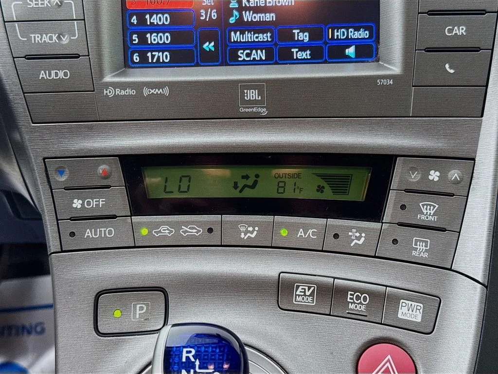 Used 2014 Red Toyota Five image 18