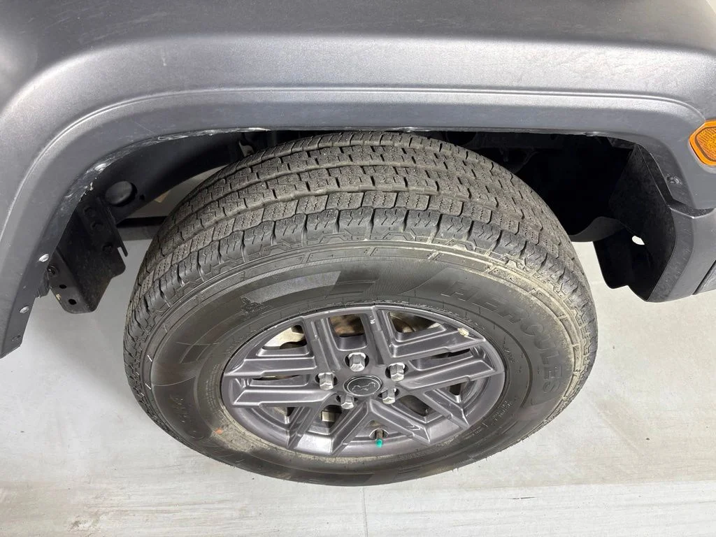 Used 2025 Crystal Metallic Jeep Sport S image 10