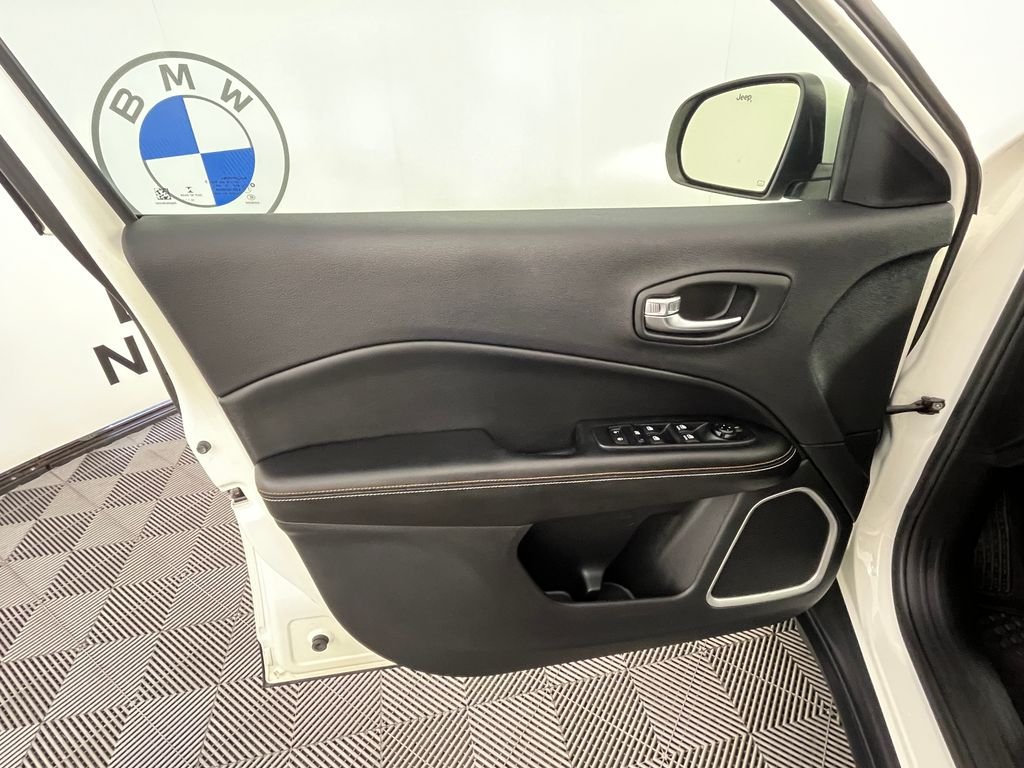 Used 2020 White Jeep Latitude image 28