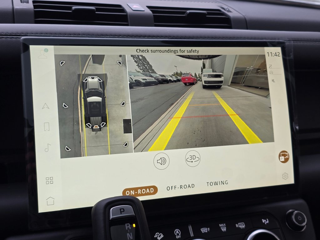 New 2026 Fuji White LAND ROVER X-Dynamic SE image 23