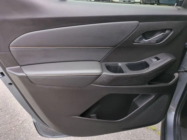 Used 2021 Gray Chevrolet LS image 27