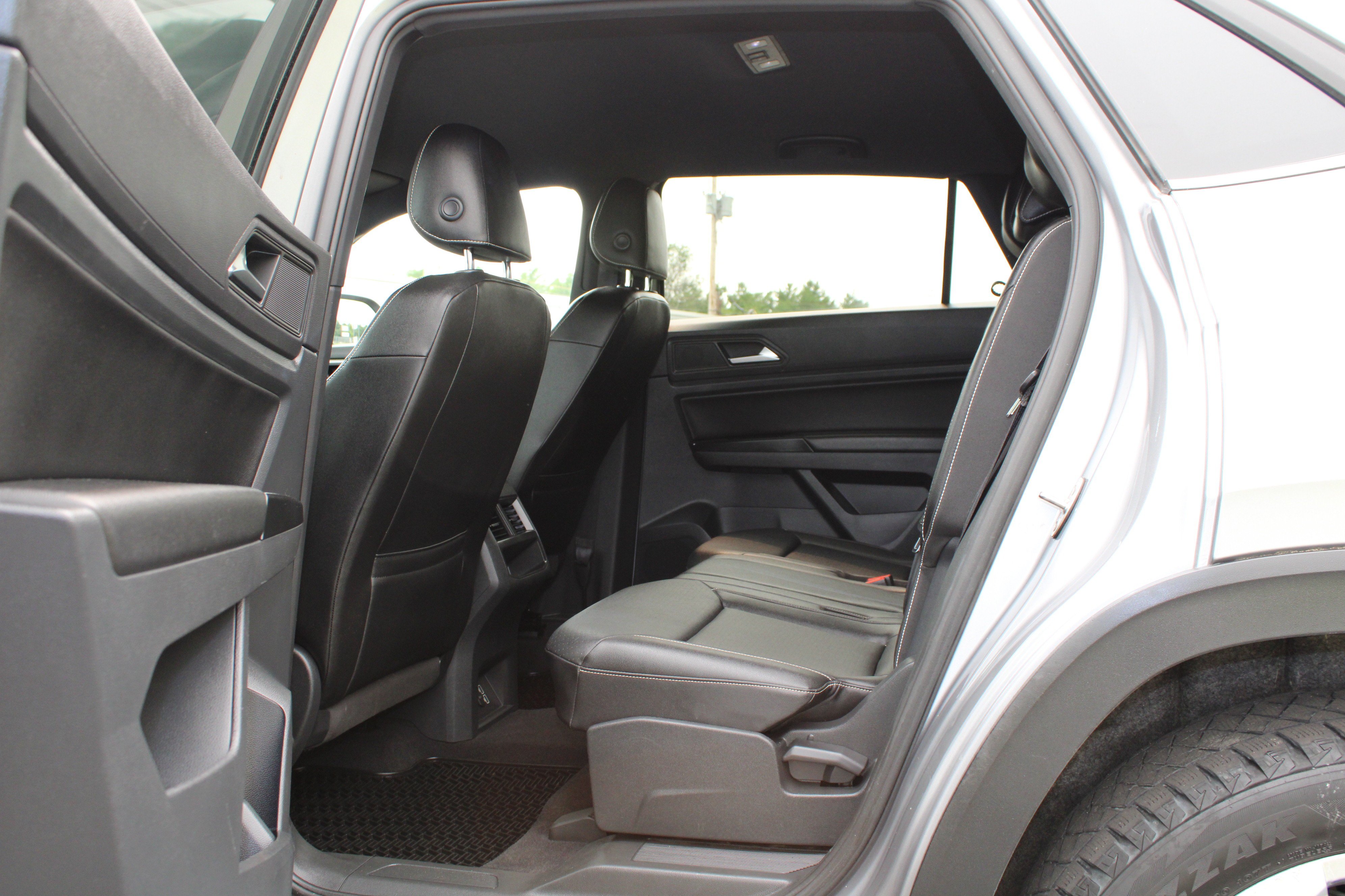 Used 2020 Silver Volkswagen 2.0T SE image 7