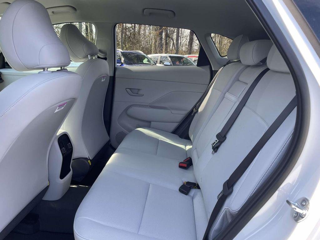 New 2026 White Hyundai SEL Sport FWD image 10