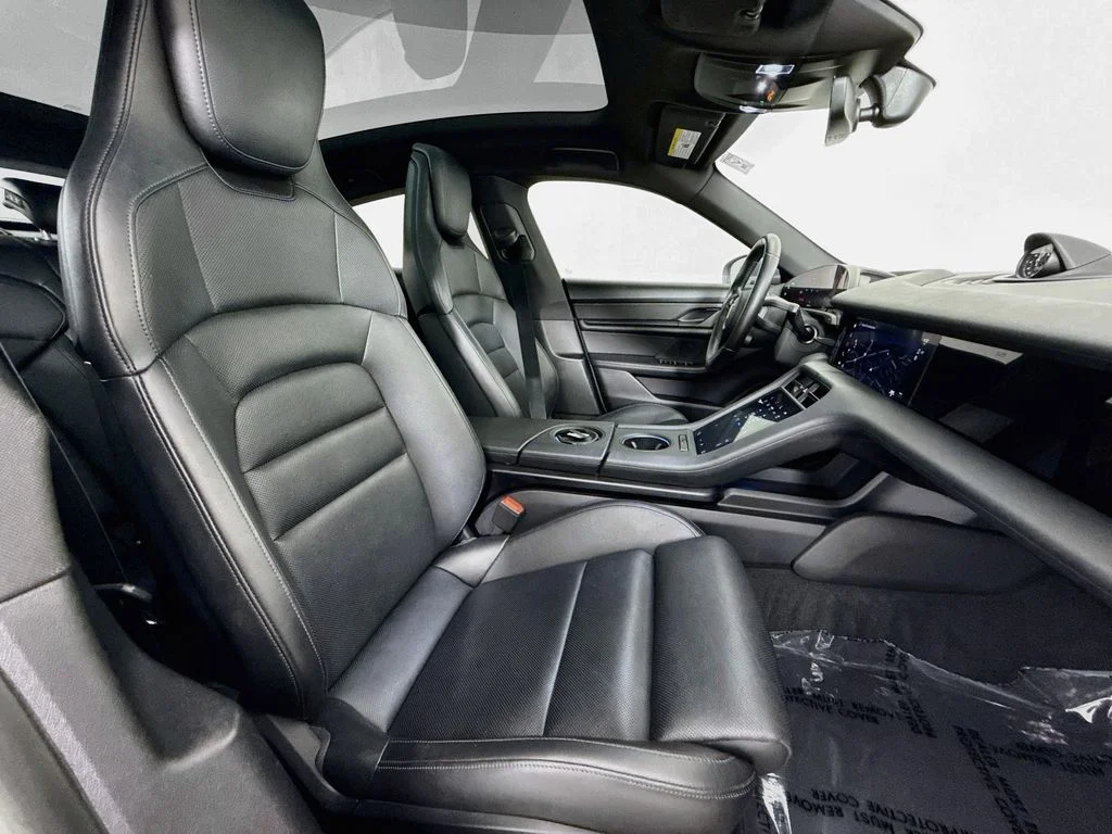 Used 2023 White Porsche Base image 29