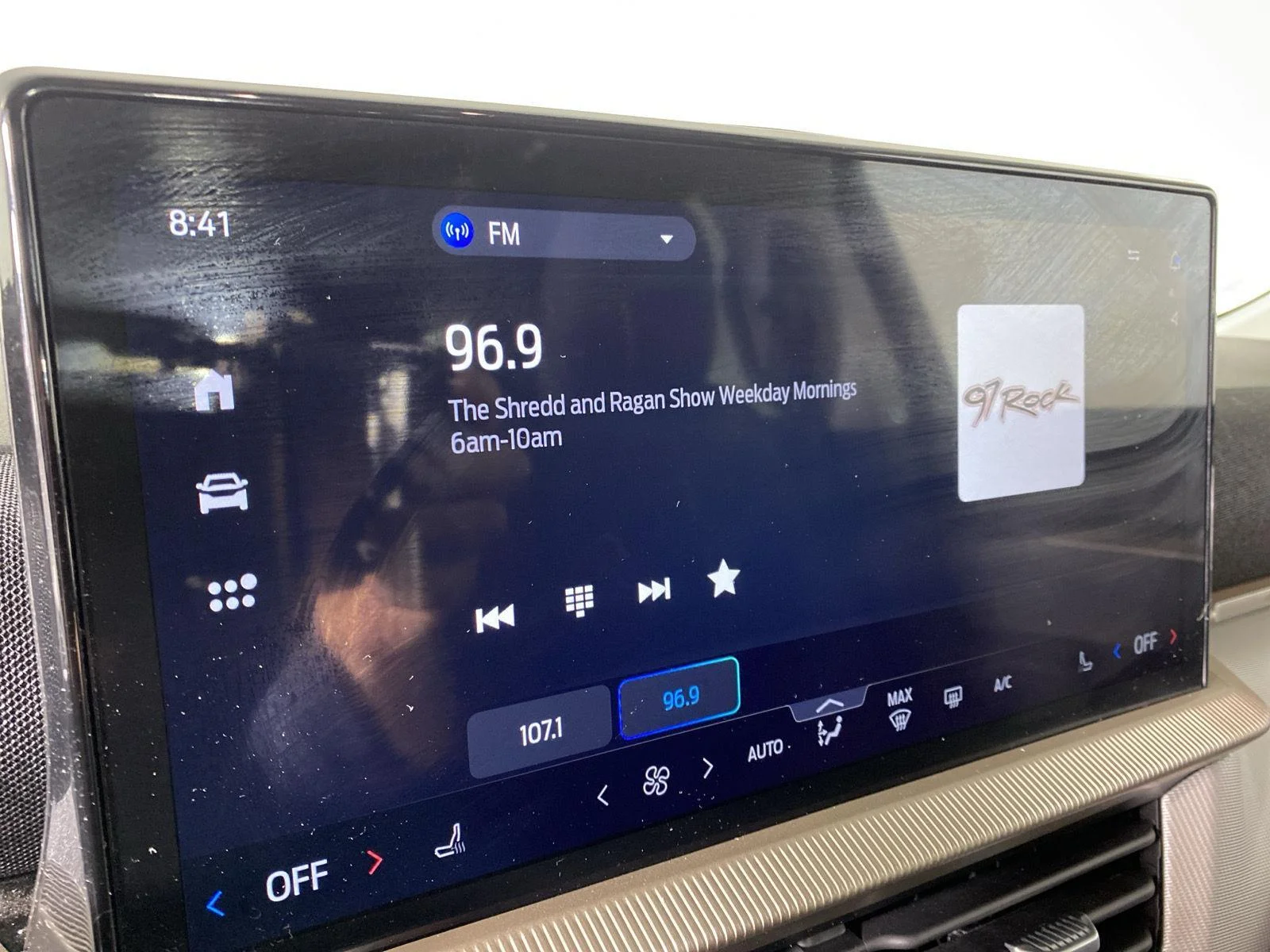 Used 2025 Agate Black Metallic Ford Active image 21
