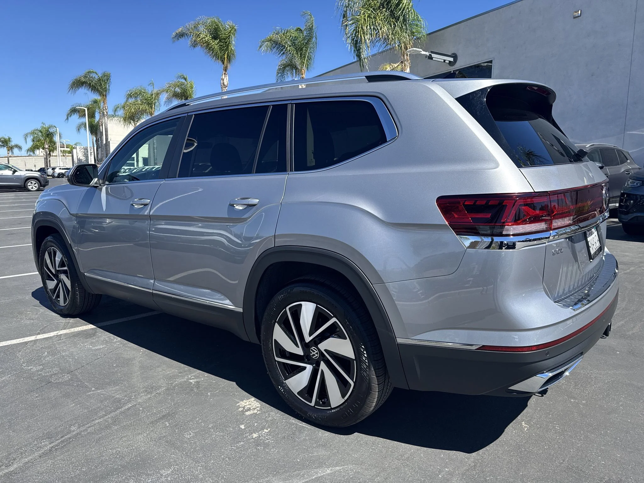 Used 2025 Silver Mist Metallic Volkswagen 2.0T SEL image 6