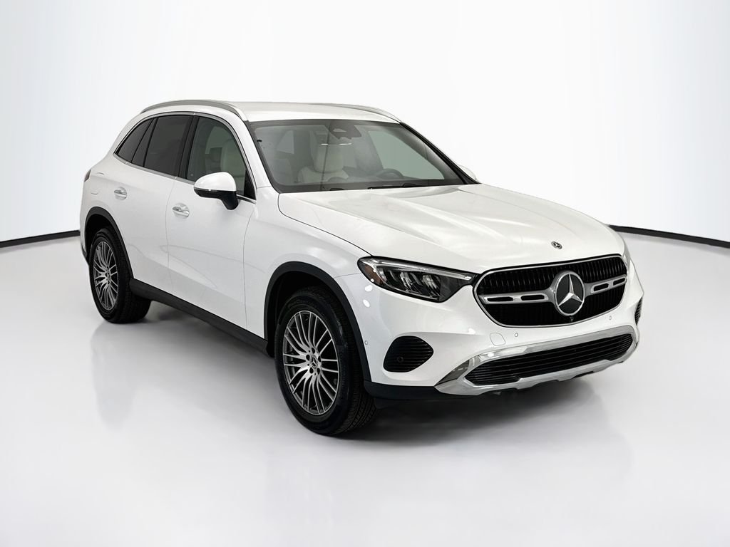 Used 2026 MANUFAKTUR Moonlight White Metallic Mercedes-Benz GLC 300 image 3