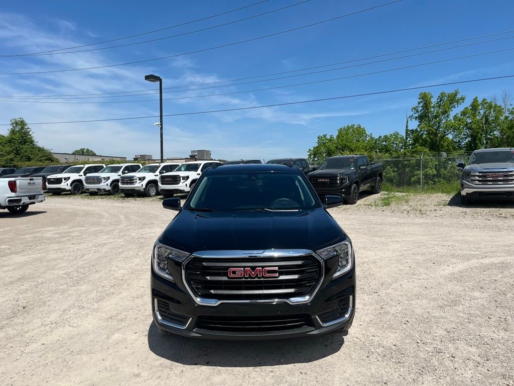 Used 2024 Ebony Twilight Metallic GMC SLE image 3