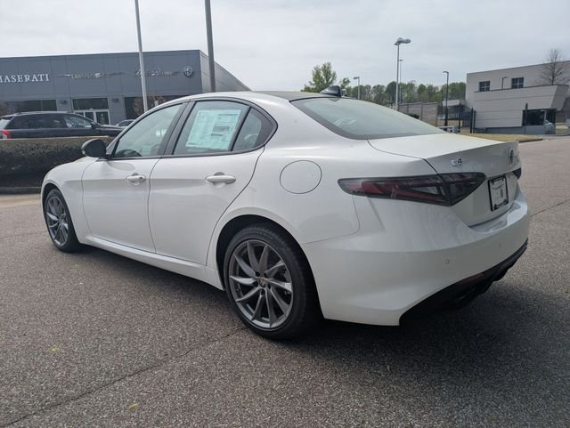 New 2025 Milano White Exterior Paint Alfa Romeo Base image 4