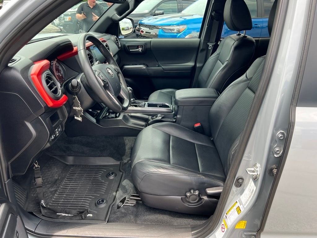 Used 2019 Gray Toyota SR image 7