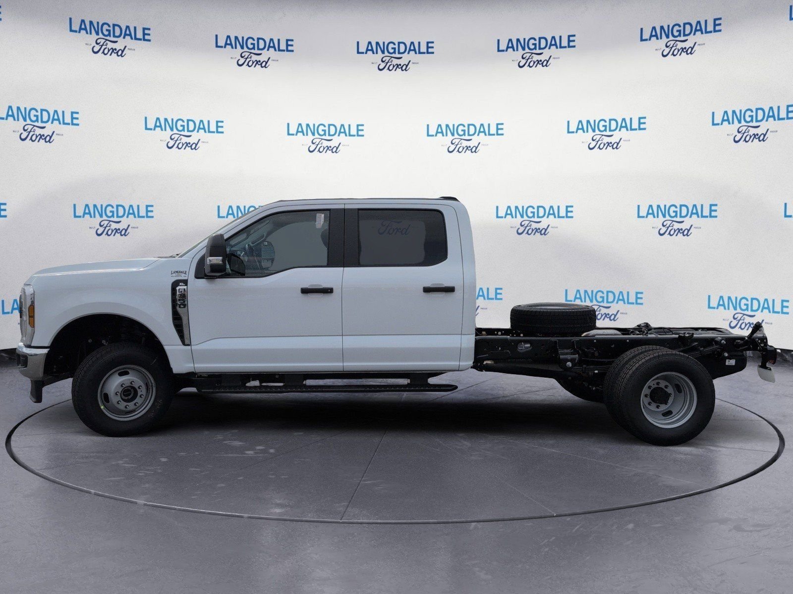 New 2026 Oxford White Ford XL image 10