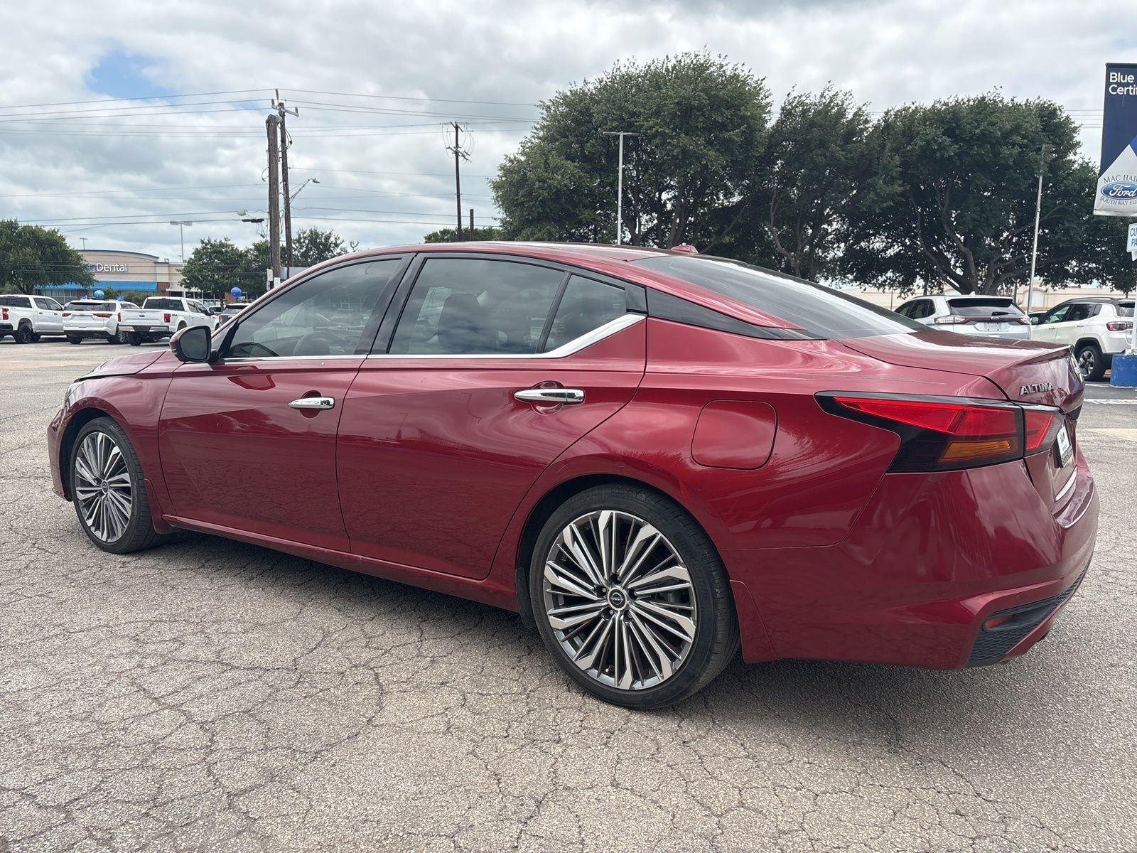 Used 2024 Scarlet Ember Nissan 2.5 SL image 6