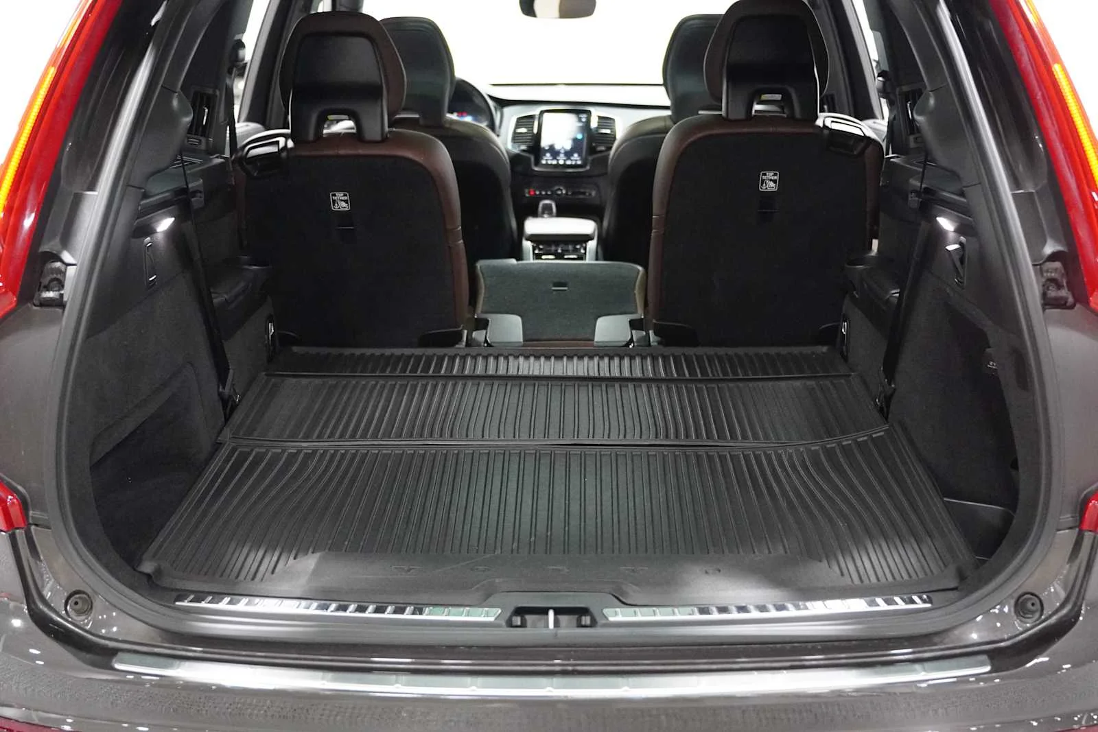 Used 2023 PLATINUM GREY Volvo Ultimate image 24