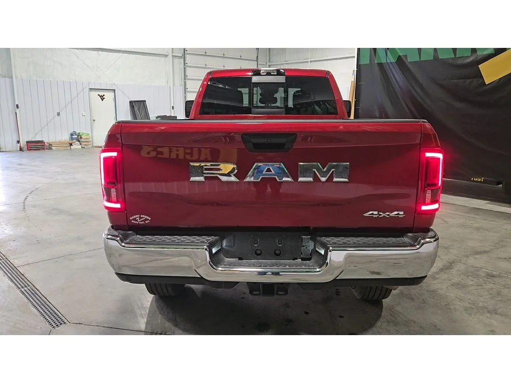 New 2026 Molten Red Pearl-Coat Exterior Paint RAM Tradesman image 6