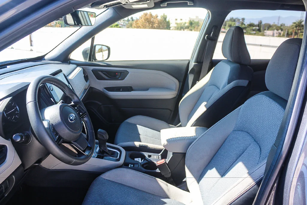 Used 2025 Gray Metallic Subaru Premium image 18
