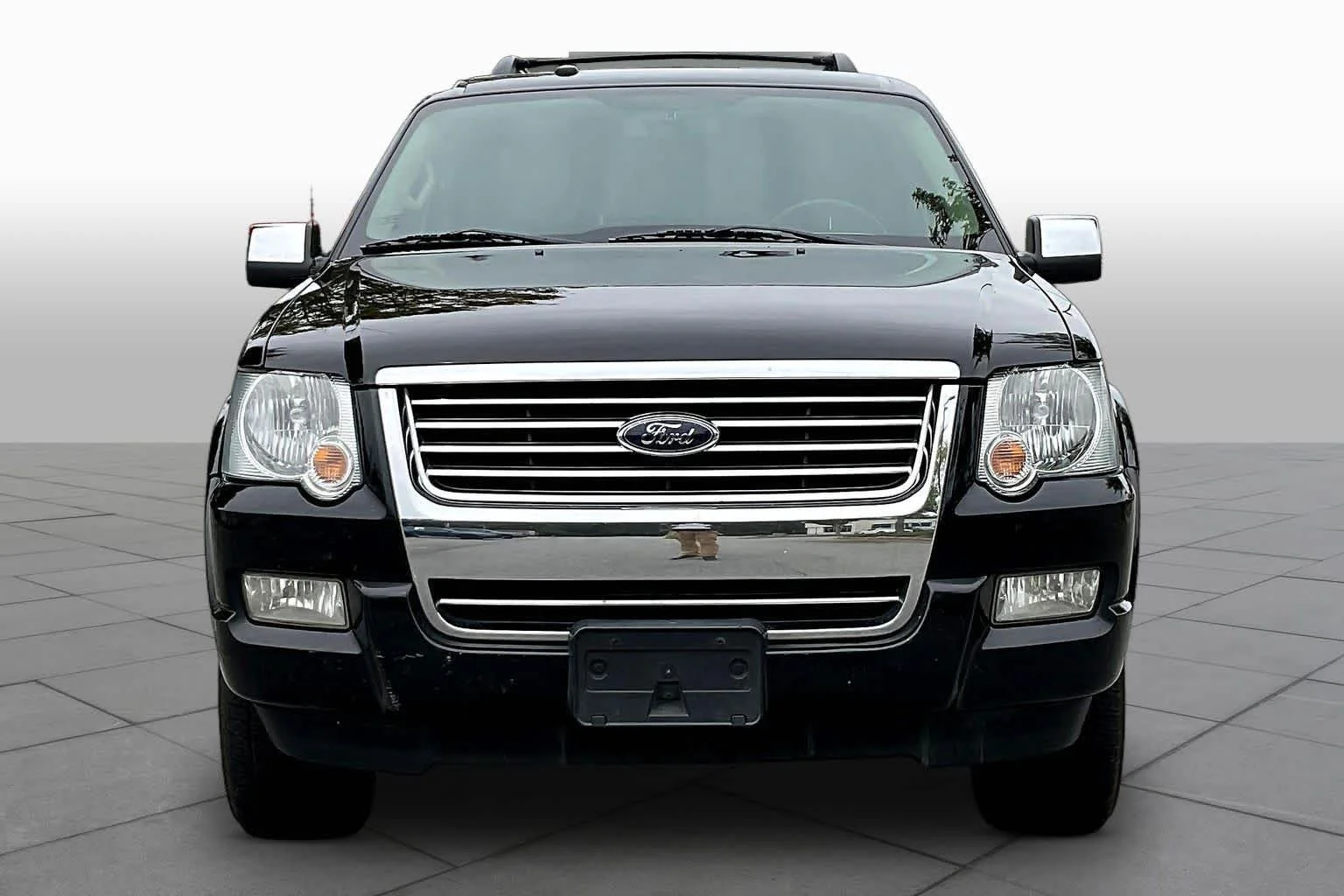 Used 2009 Black Ford Limited image 3
