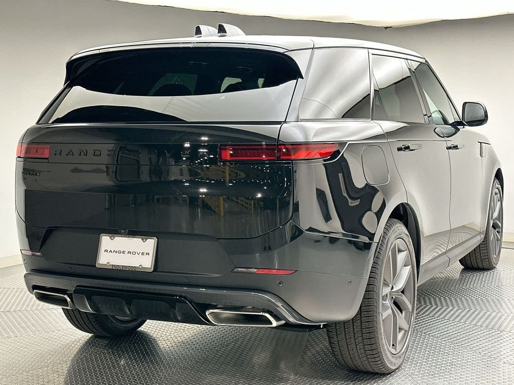New 2027 Santorini Black Metallic Land Rover SE image 3