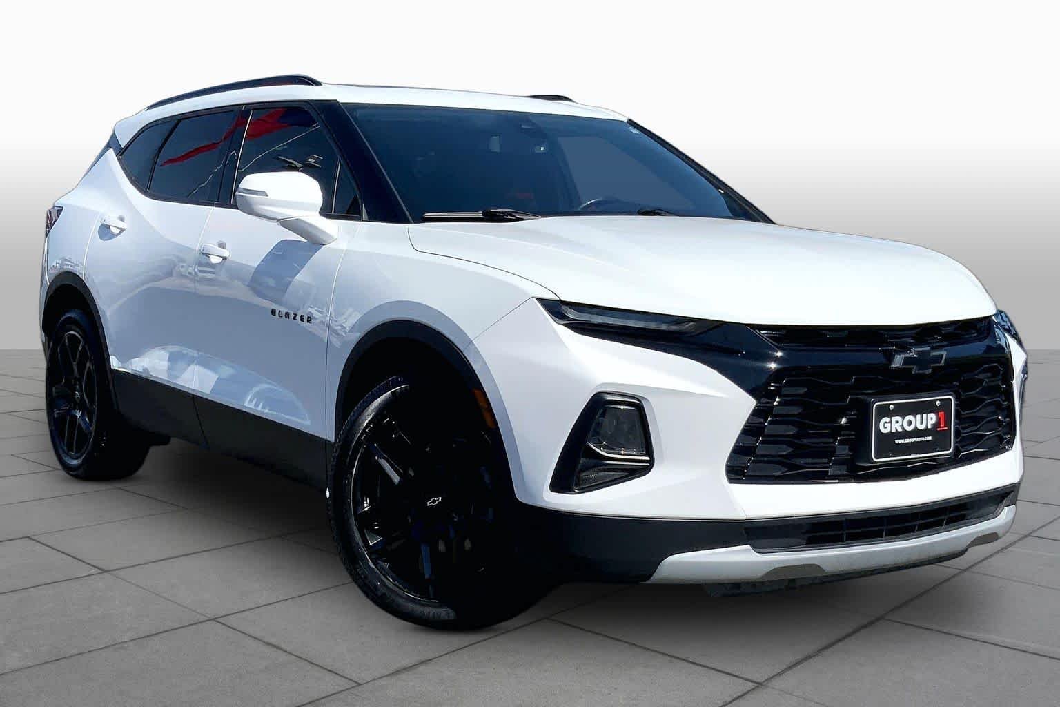 Used 2022 Summit White Chevrolet LT image 3