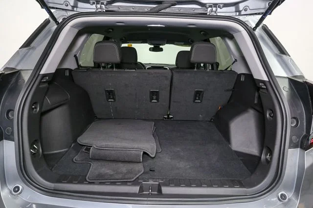 Used 2024 Silver GMC SLE image 12