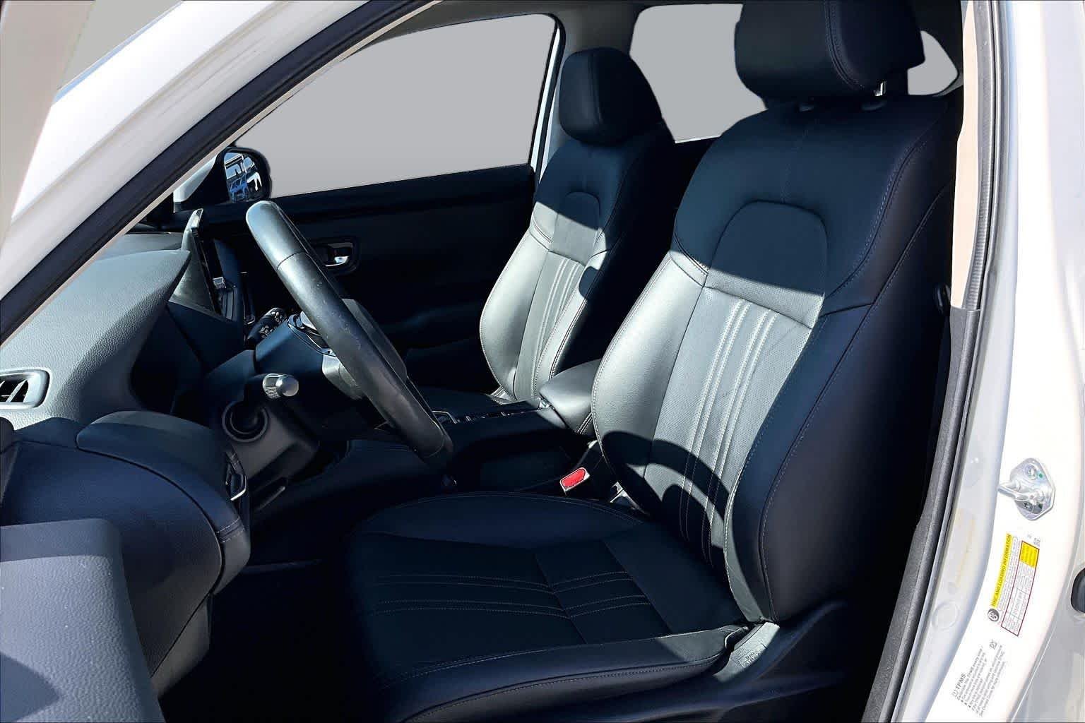 Used 2024 Platinum White Pearl Honda EX-L image 8