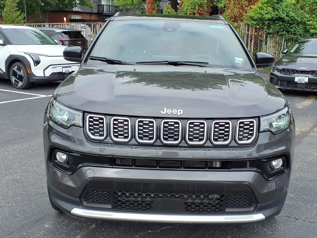 Used 2024 Baltic Gray Metallic Clearcoat Jeep Limited image 20