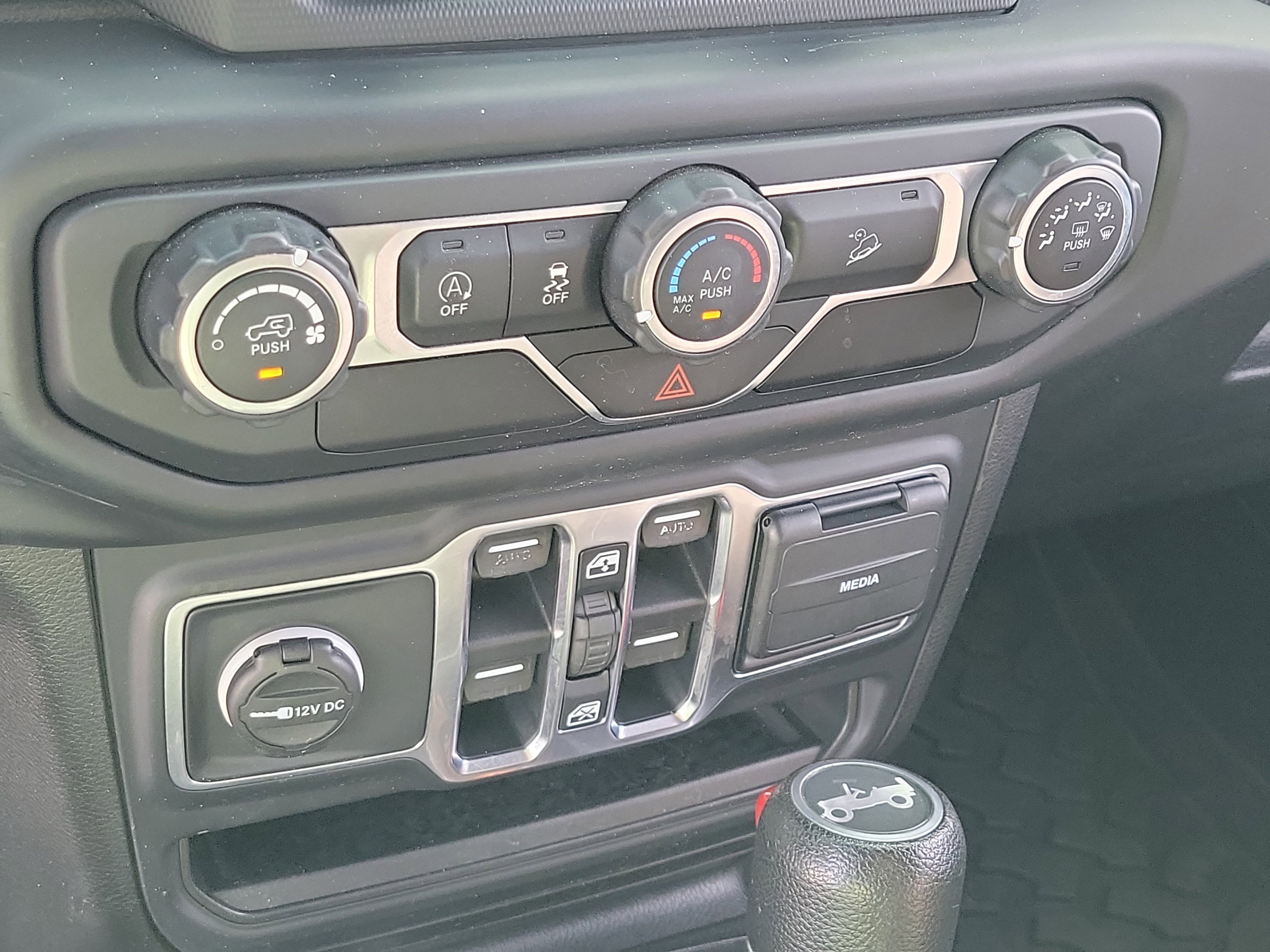 Used 2019 Bright White Clearcoat Jeep Unlimited Sport S image 26