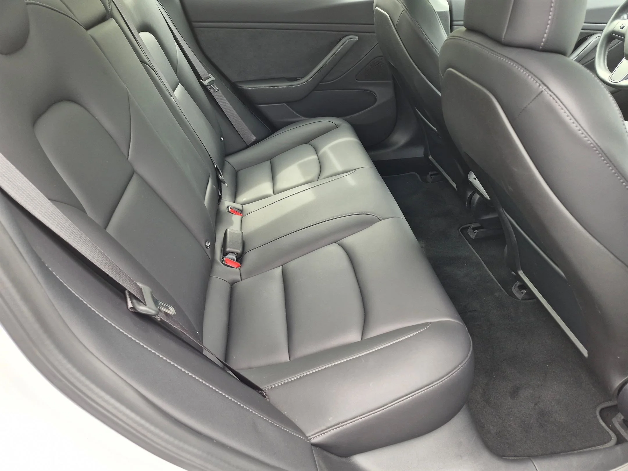 Used 2018 White Tesla Mid Range Battery image 24