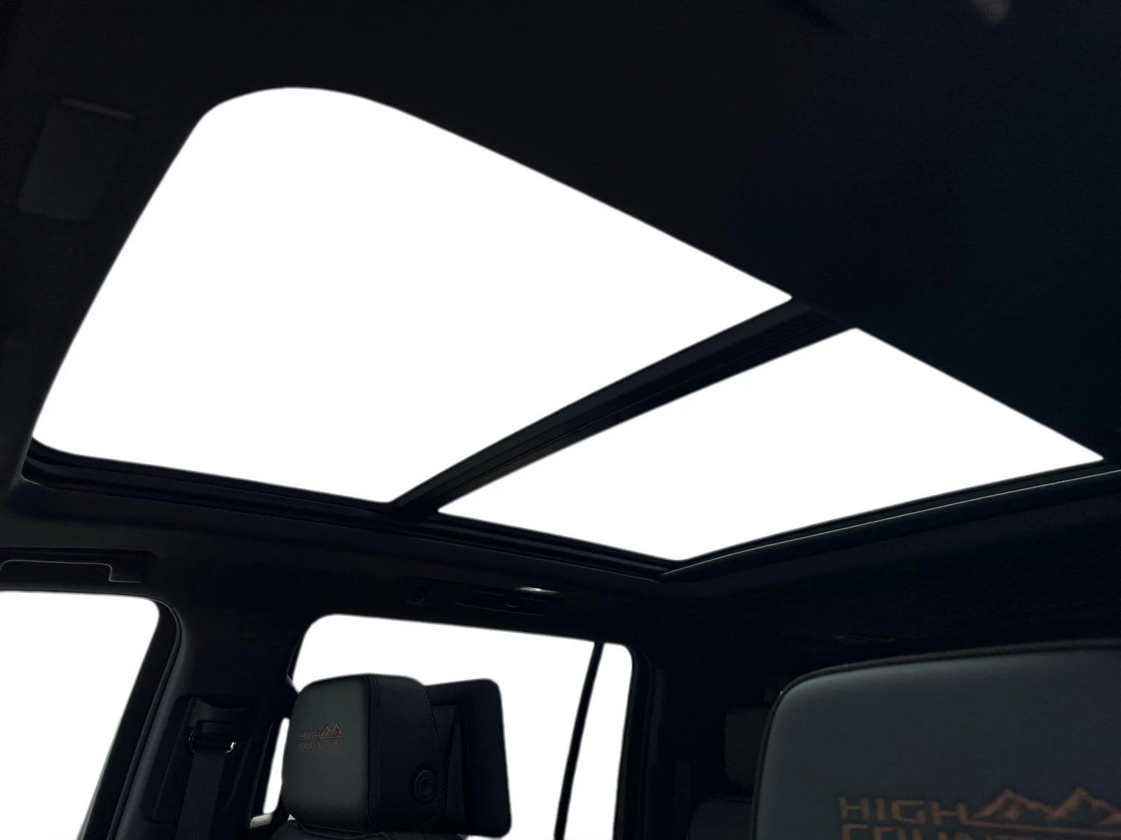 2026 Chevrolet Suburban High Country - Photo 22