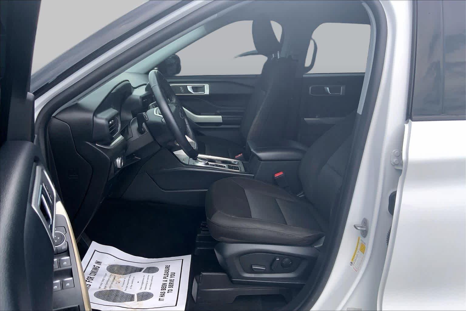 Used 2022 Oxford White Ford XLT image 8