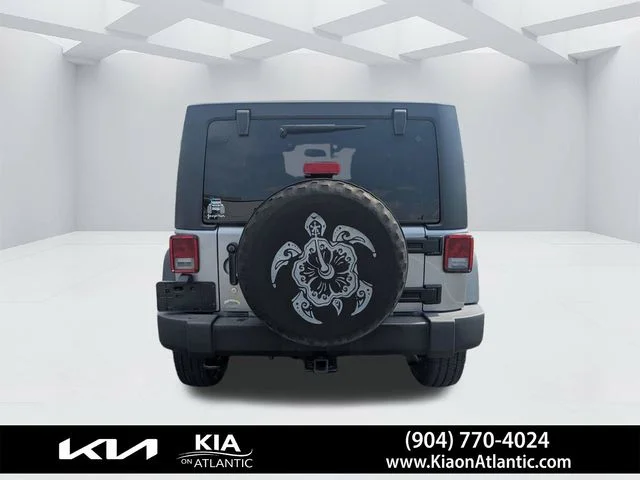 Used 2017 Silver Jeep Unlimited Sport image 4