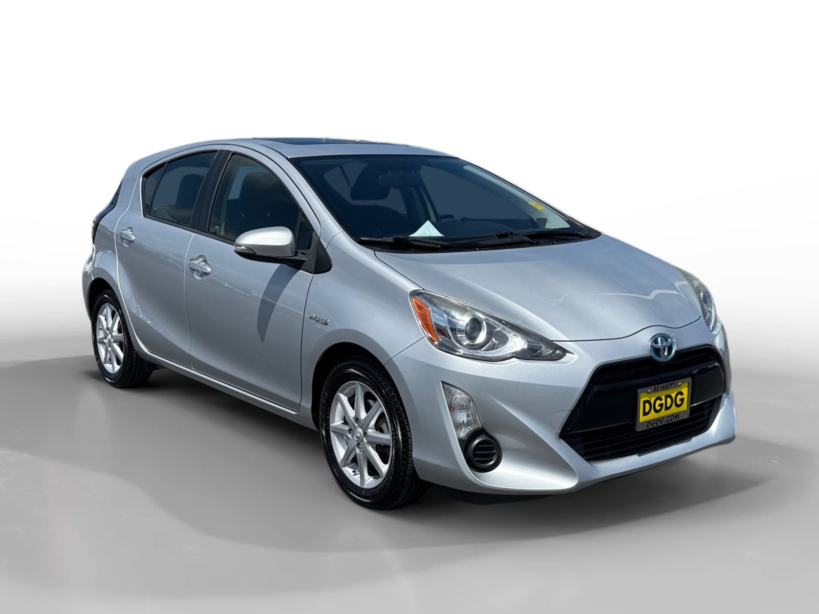 Used 2015 Classic Silver Metallic Toyota Three image 7