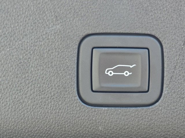 Used 2025 Black Chevrolet High Country image 38