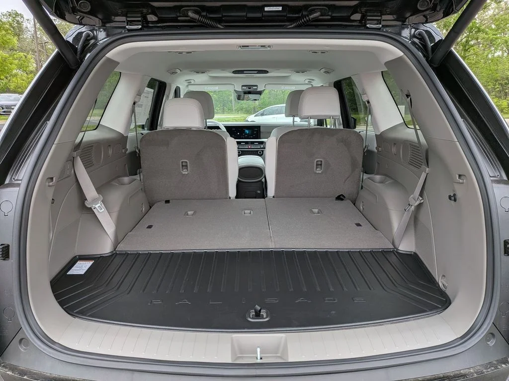 New 2026 Black Hyundai SEL Premium image 29