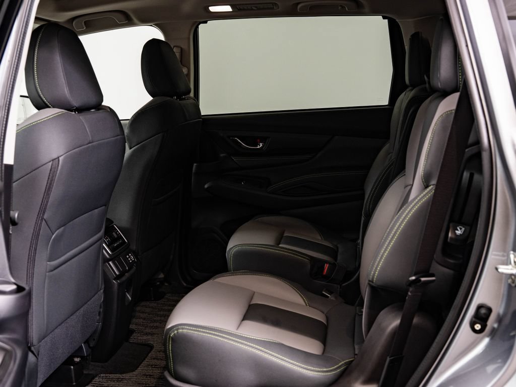 Used 2025 Ice Silver Metallic Subaru Onyx Edition image 41