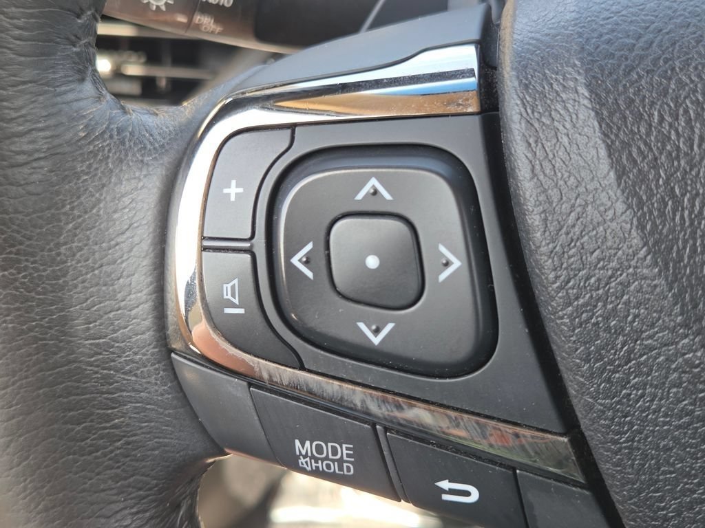 Certified Used 2018 Creme Brulee Toyota XLE Premium image 18