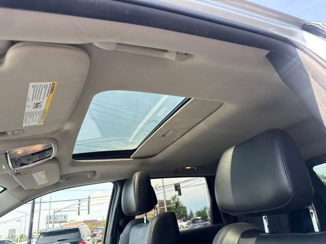 Used 2011 Silver Jeep Limited image 11