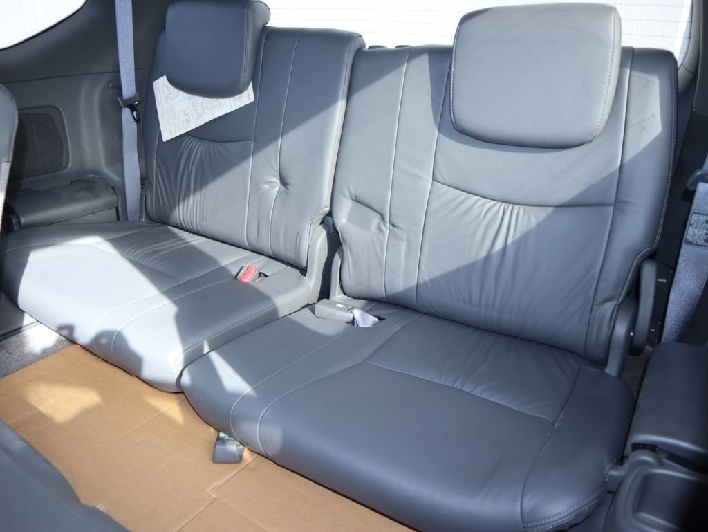 Used 2006 Titanium Metallic Lexus 470 image 11