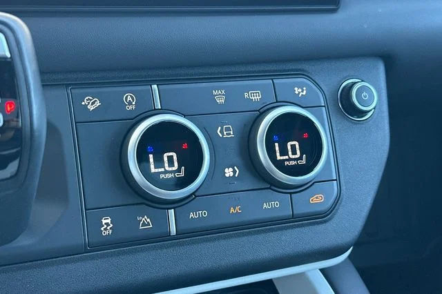 Certified Used 2025 Blue Land Rover X-Dynamic SE image 19