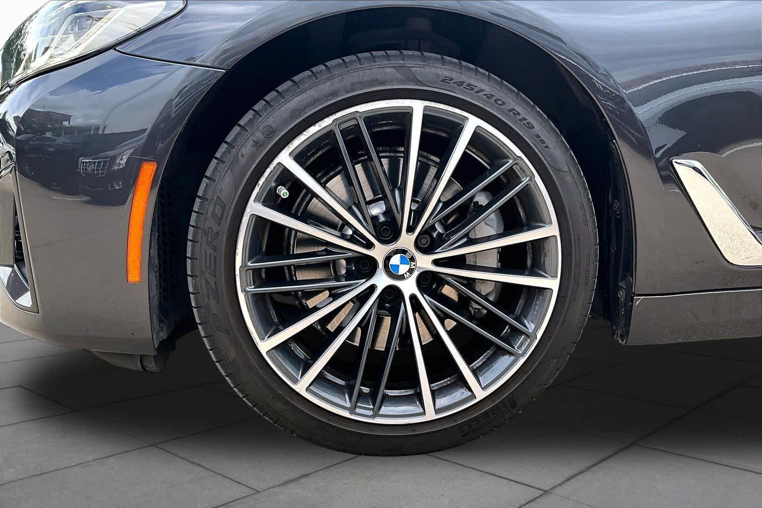 Used 2023 Dark Graphite Metallic BMW 530i image 10