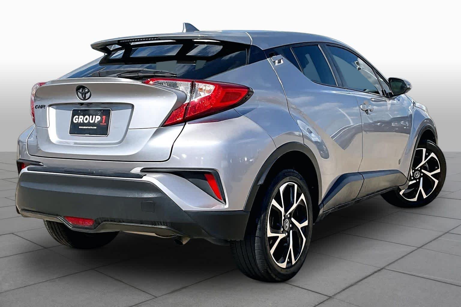 Used 2018 Silver Knockout Metallic Toyota XLE Premium image 12