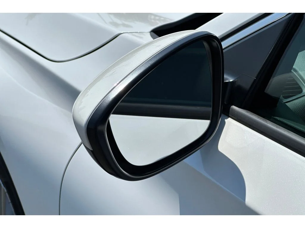 Used 2022 Platinum White Pearl Honda LX image 11