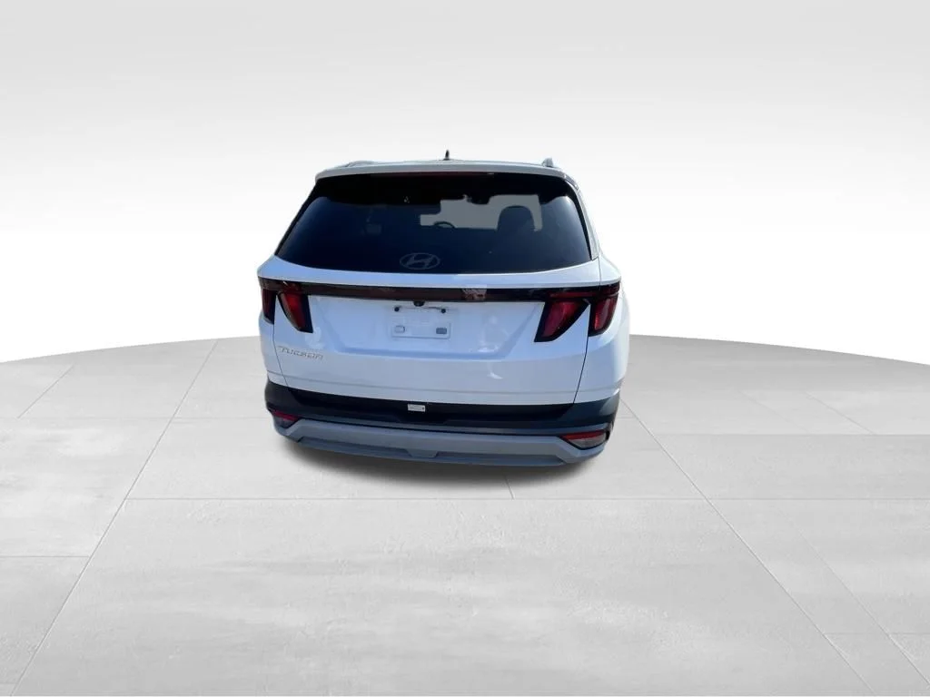 Used 2025 White Hyundai SEL image 14