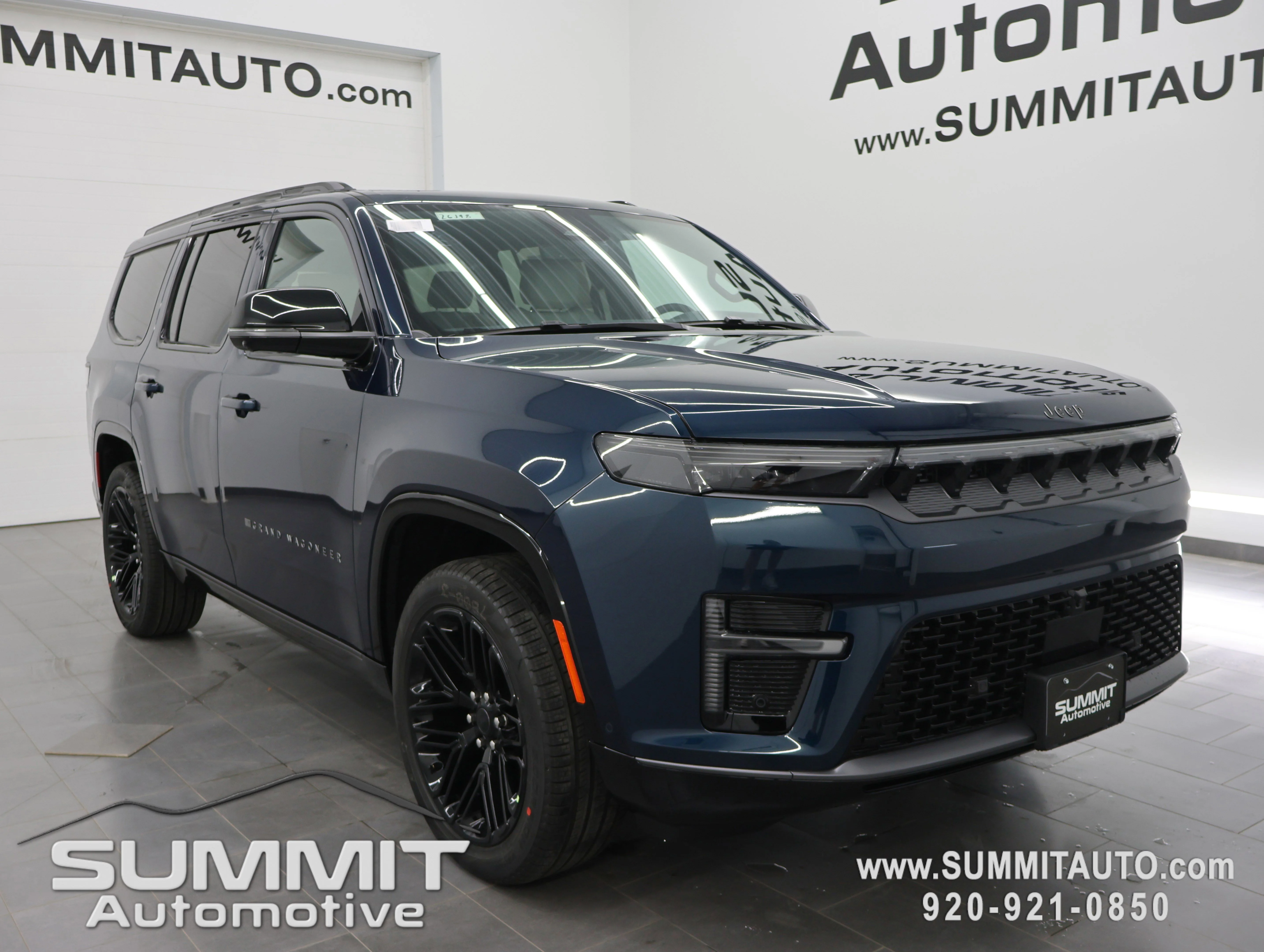 New 2026 Fathom Blue Pearl-Coat Exterior Paint (Late Availability) Jeep Limited Reserve image 2