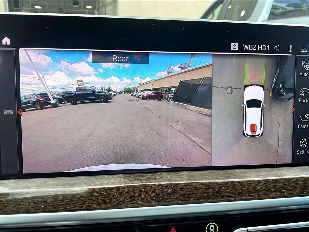 Used 2024 White BMW xDrive30i image 20