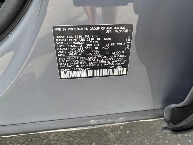 Used 2025 Gray Volkswagen 2.0T SE w/Technology image 18