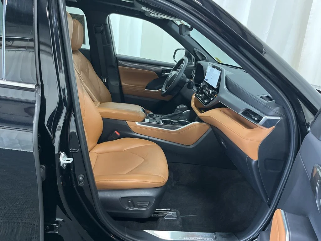 Used 2024 Black Toyota Platinum image 22